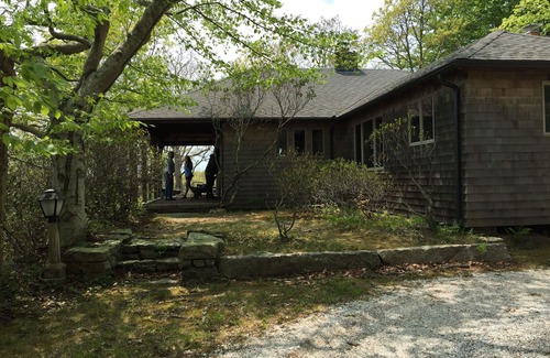 South Kingstown Cottage | Magical secluded cottage overlooking a Kettle Pond just two miles from the Beach