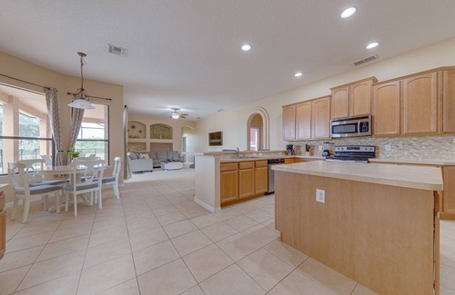 Legacy Park House | ✨MAGICAL✨'Travel the World' Villa w/private POOL!