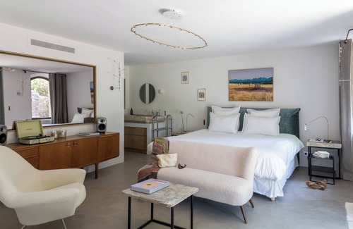 St.-Remy-de-Provence Other | Magnificent house in Provence with natural pool and lavender fields