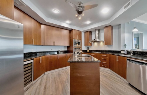 Pato Manor Condo | Magnificent Modern 2/2 Oceanview Luxury Condo