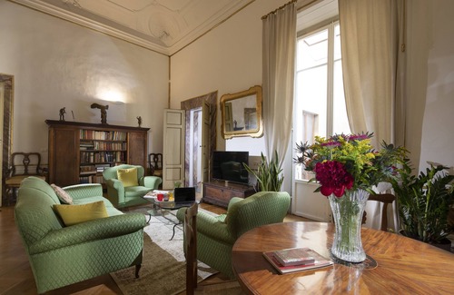Duomo Apartment | Magnificent 4-bedroom apartment in Florence's historic center