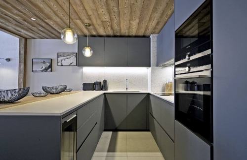 Meribel Centre Apartment | Magnificent 8-person Meribel Centre apartment with Nordic bath on terrace