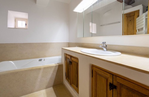 Menerbes Other | Magnificent air-conditioned farmhouse, private heated swimming pool, tennis court, absolute peace and quiet