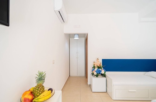 Strongoli Apartment | MAGNIFICENT APARTMENT - SEA FRONT