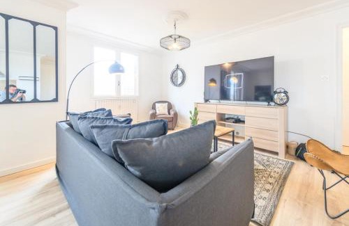 Secteur 3 Apartment | Magnificent apartment, 4 bedrooms, fiber wifi