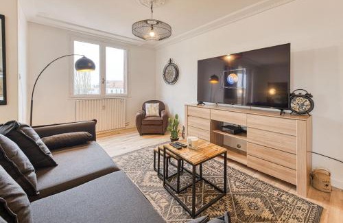 Secteur 3 Apartment | Magnificent apartment, 4 bedrooms, fiber wifi