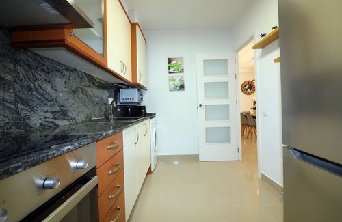 Salou City Centre Apartment | Magnificent apartment next to Paseo Jaime I, large terrace and pool.