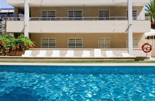 Salou City Centre Apartment | Magnificent apartment next to Paseo Jaime I, large terrace and pool.