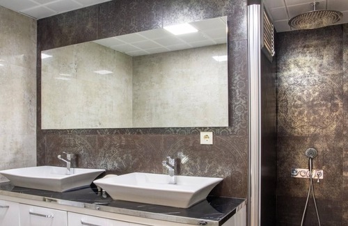 Karsiyaka Apartment | Magnificent Flat with Jacuzzi in Karsiyaka
