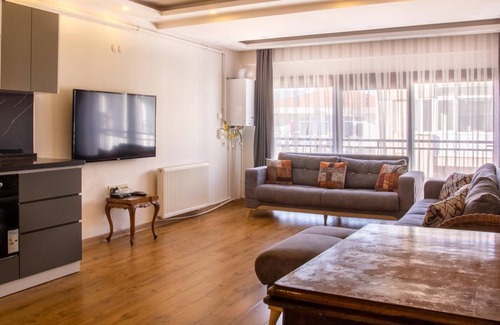 Karsiyaka Apartment | Magnificent Flat with Jacuzzi in Karsiyaka