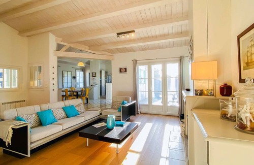Le Bois-Plage-en-Re House | Magnificent villa with pool and private parking