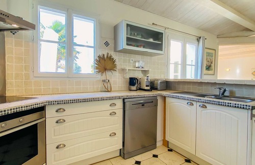 Le Bois-Plage-en-Re House | Magnificent villa with pool and private parking