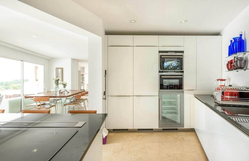 San Jose Villa | Magnificent holiday home with view