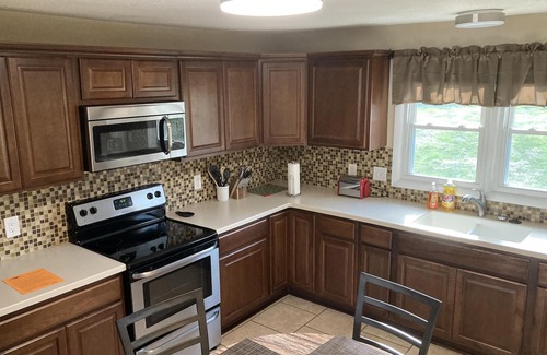 St. Joseph House | Magnificent Location! Clean 3-Bedroom Home!