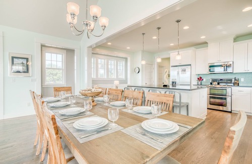 Lincoln Beach House | Magnificent Luxury in this Oceanfront Bella Beach Home w/Ocean-View Hot Tub