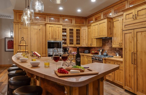 Steamboat Springs House | Magnificent Mountain Retreat + Sleeps 32 + Close to skiing - Falconhead Grande