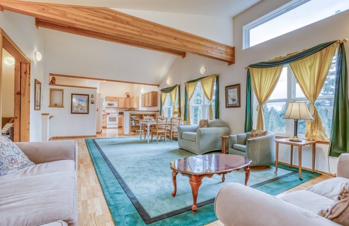 Manzanita House | Magnificent Private Home in Northern Manzanita!