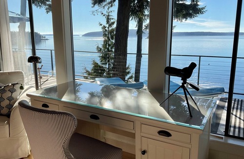 Eastsound House | Magnificent up-close WATERFRONT "SunBright Le Reve" Premier Westside Orcas