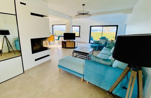 Trelevern House | Magnificent villa by the sea