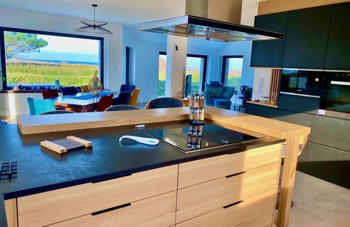 Trelevern House | Magnificent villa by the sea