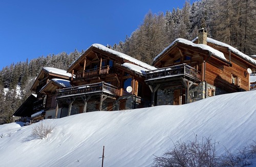 Plagne Centre Ski Chalet | Magnificent wood and stone CHALET 300 m from the ROCHE chairlift