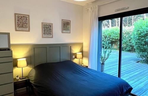 Hourtin Villa | Magnificent wood-clad villa, air-conditioned, sleeps 10, 4 bedrooms next to the lake