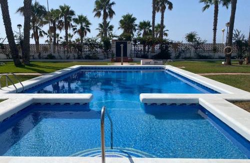 Torre del Mar Ski Chalet | MAGNIFICO CHALET UNICO JUNTO AL MAR CALETA DE VELEZ
