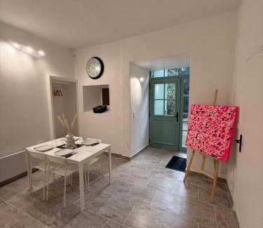 Uzes Apartment | Magnifique , appartement de plain-pied avec jardin dans le centre