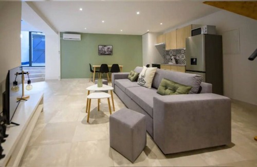 Beziers City Centre Apartment | ⭐️Magnifique Duplex in the heart of Béziers⭐️