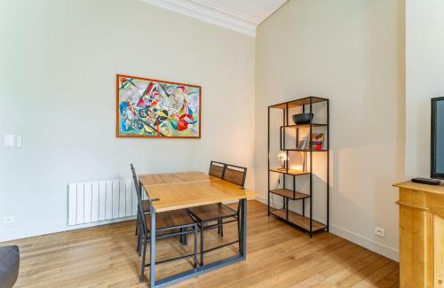 Hotel de Ville - Quinconces Apartment | Magnifique et lumineux T3 de charme aux Quinconces idéal pour 4 personnes