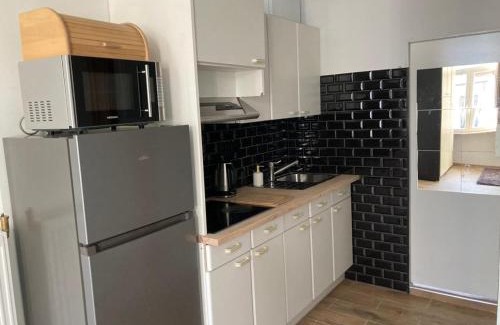 Brussels Apartment | Magnifique Studio au 2ème étage, à proximité de la gare du midi!