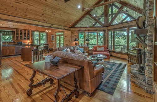 Blue Ridge Cabin | Magnolia Bay - Lake Front | Double Decker Boat Dock | Pet Friendly | Hot Tub | Pool Table