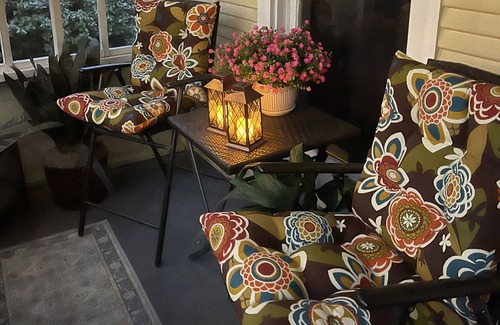Brenham House | Magnolia House In the Heart of Downtown Brenham