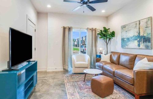 Lafayette House | Magnolia house*King Bed*Instant booking*Click now