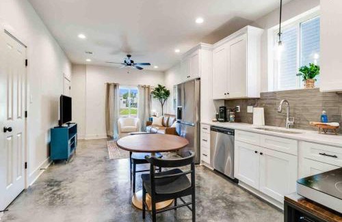 Lafayette House | Magnolia house*King Bed*Instant booking*Click now