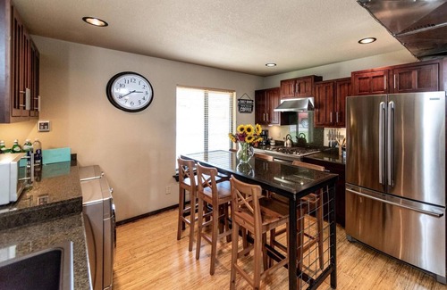 Waco Condo | Magnolia Market Hideaway. Over 900 Reviews!