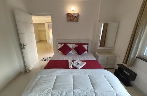Hyderabad Apartment | Magnus 3BHK Fully Furnished Flat - Gated Community, Club House, Pool