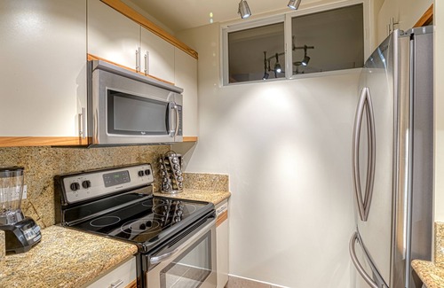 Honokowai Condo | Mahana 717~Discounts for Last Minute Bookings and Week-Long Stays!