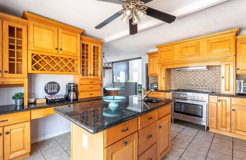 East Stroudsburg House | Mahogany Sun Hot Tub Theater Room Fire Pit