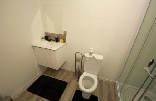 Saint-Quentin Apartment | MAHORA - CHARMANT Studio HOME STAGING AU CENTRE-VILLE