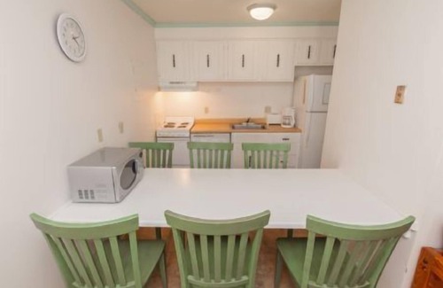 Northeast Virginia Beach House | Mai Kai 13A - North End VB with Pool