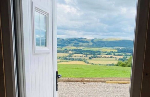 Perth Cabin | Mailer Farm, Woodhead Shepherds Hut - Sleeps 2