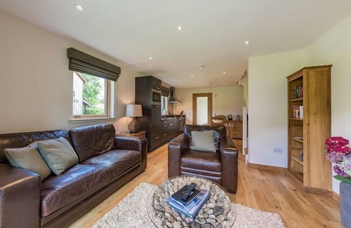 Kenmore Villa | Mains of Taymouth, Kenmore ~ 5* 10 Maxwells - sleeps 2 guests in 1 bedroom