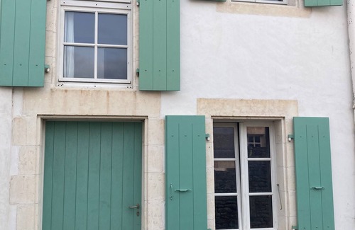 Saint-Clement-des-Baleines House | Maison et Chai Typiques, Proche Plages