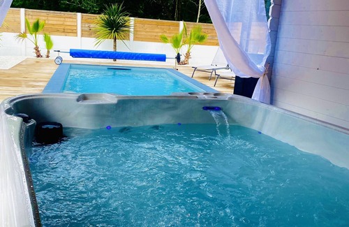 Biscarrosse House | Maison à Biscarrosse au Calme Avec Piscine et Jacuzzi