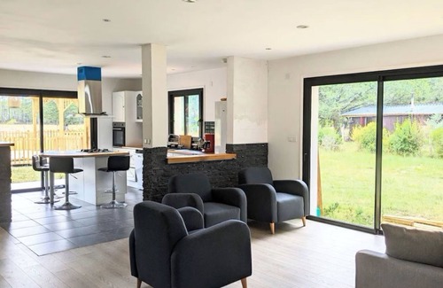 Escource Villa | Maison 10 Couchages Avec Piscine et Jardin à 25 min de Contis et Mimizan Plages