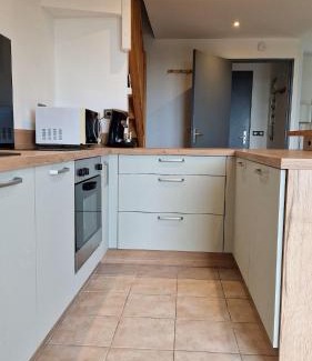 Calvisson Apartment | Maison, 8 places, 3 chambres, clim, piscine, tennis