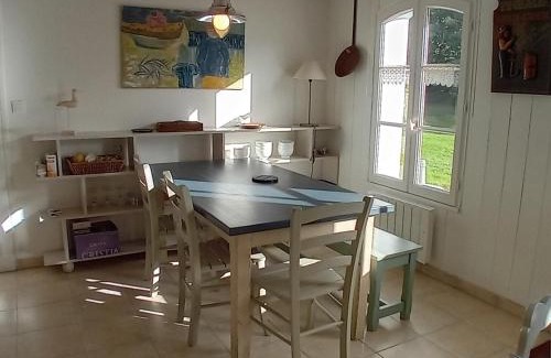 Le Palais House | Maison au calme, proche plage et commerces, 6 pers, jardin, cheminée, 3 chambres, classée 3* - FR-1-418-234
