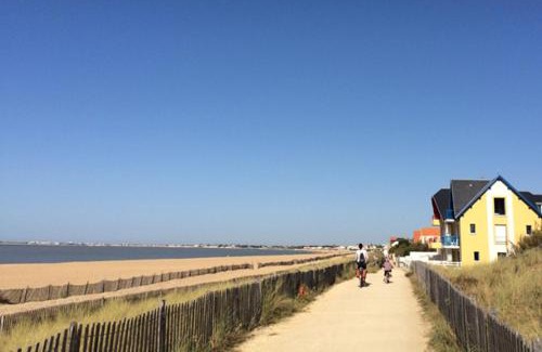 Saint Vivien House | MAISON * AVEC COUR 3KM PLAGE ET LA ROCHELLE