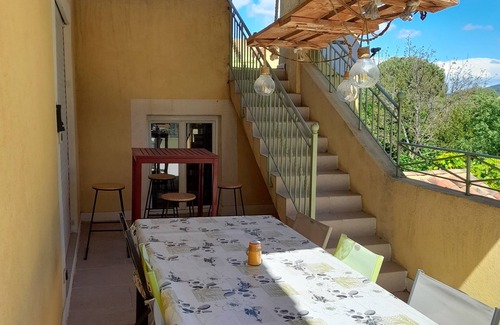 Trets Villa | Maison Avec Piscine au Calme